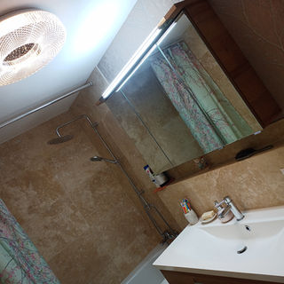 TreueHaende Ulm, Renovierung, Badsanierung, Sanierung, Trockenbau, Aluminium, Kunststoff, Holz - Fenster und Türen, Jalousien oder Rollladen, Handwerker in Ulm und Umgebung, Abriss, Rückbau, Abbruch oder Entkernung, Bodenleger, Fliesenleger, Plattenleger