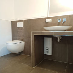 TreueHaende Ulm, Renovierung, Badsanierung, Sanierung, Trockenbau, Aluminium, Kunststoff, Holz - Fenster und Türen, Jalousien oder Rollladen, Handwerker in Ulm und Umgebung, Abriss, Rückbau, Abbruch oder Entkernung, Bodenleger, Fliesenleger, Plattenleger