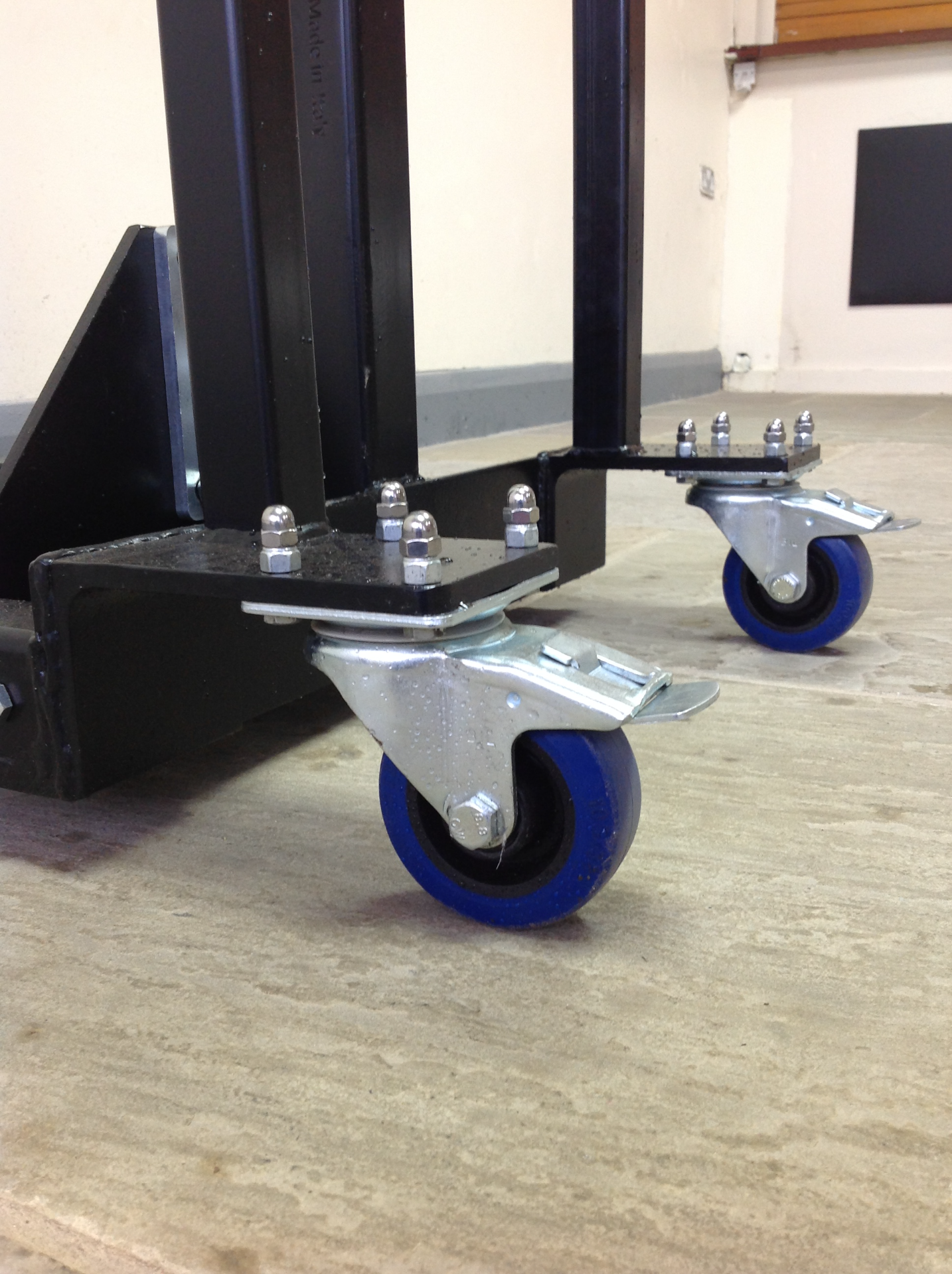 4 Wheeled Steer for tight space use