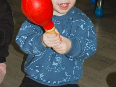 Story Bears Sing about Friendship