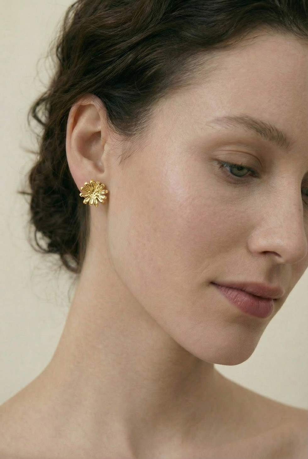 תמונה ממוזערת: TINY DAISY earrings 14K gold
