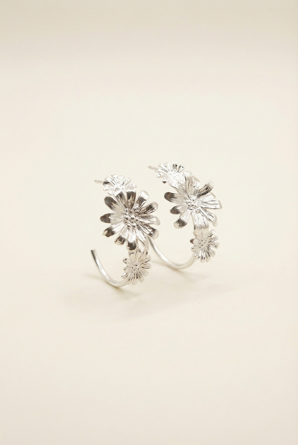 תמונה ממוזערת: DAISY bouquet earrings 14K gold