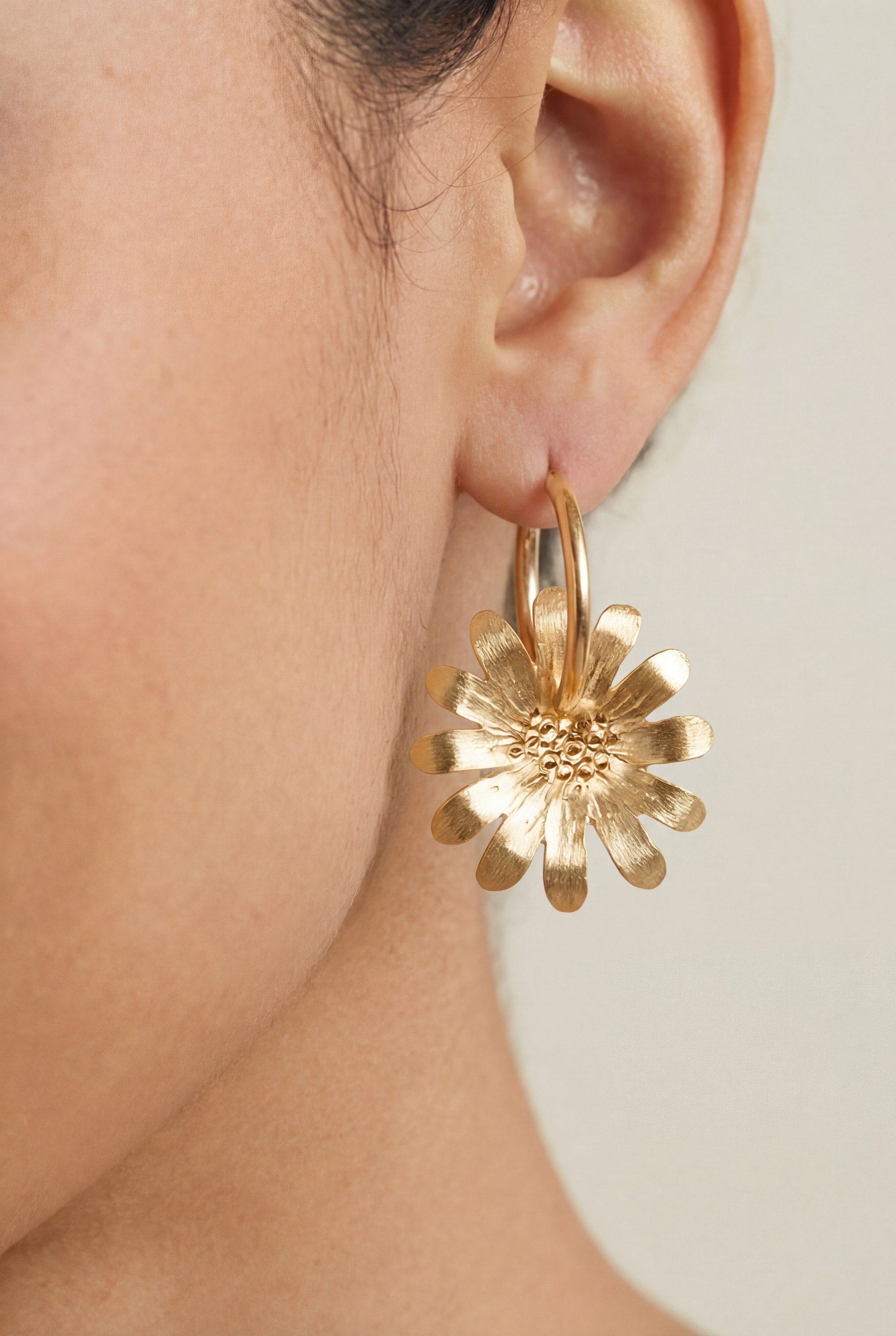DAISY L hoop earrings 14K gold