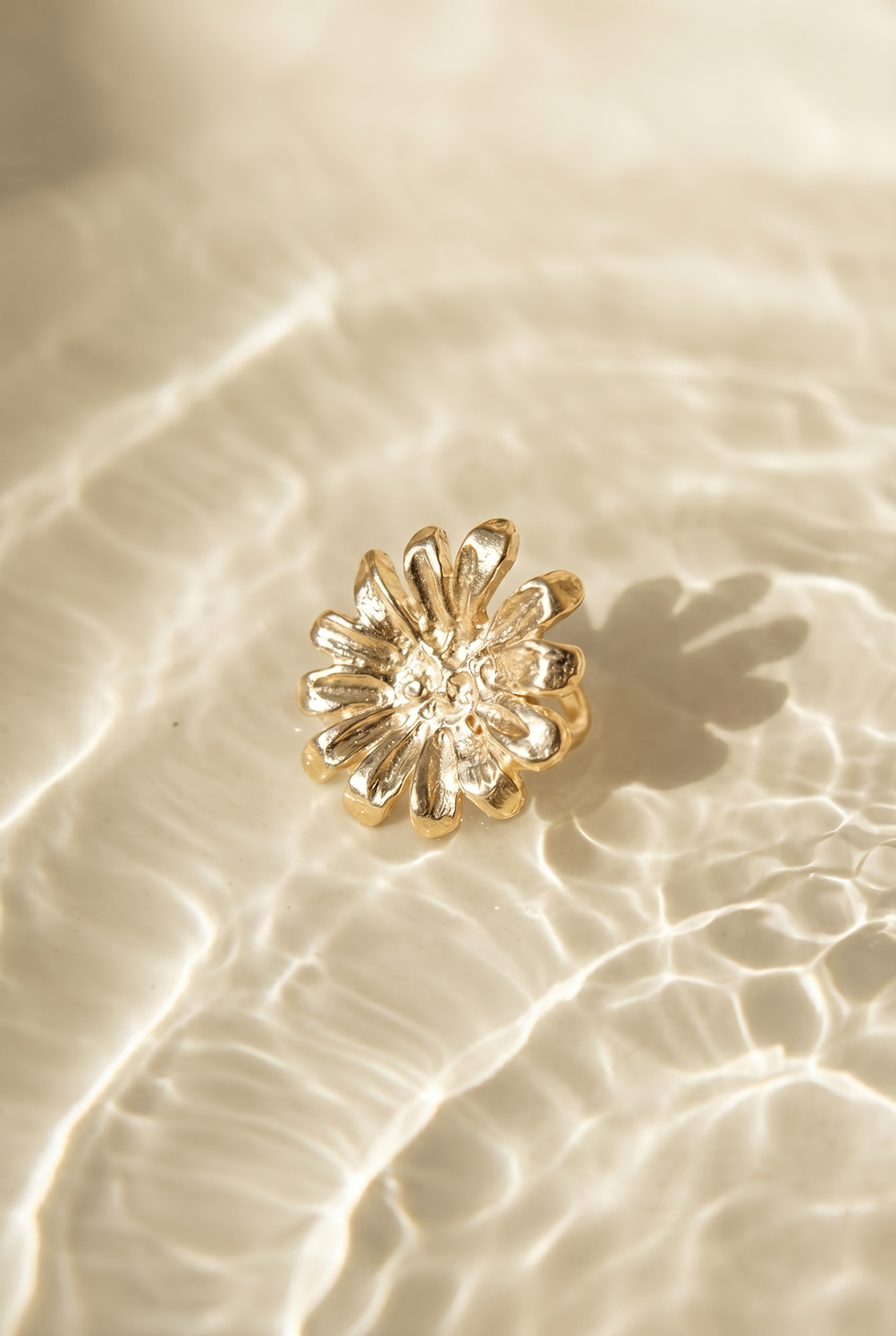 תמונה ממוזערת: DAISY helix earring 14K gold