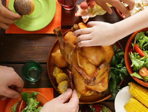 5 Tips from a Dietitian for Holiday Eating: Embrace Intuitive Eating and Family Time