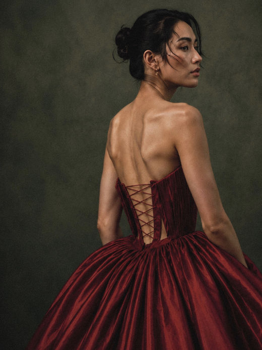 red ball gown dubai, red evening dress dubai, red dress dubai, sell dubai, dubai fashion, couture designer dubai, couture dress dubai, red couture dress, dubai fashion week, luxury dresses dubai, luxury dresses, wedding dresses dubai