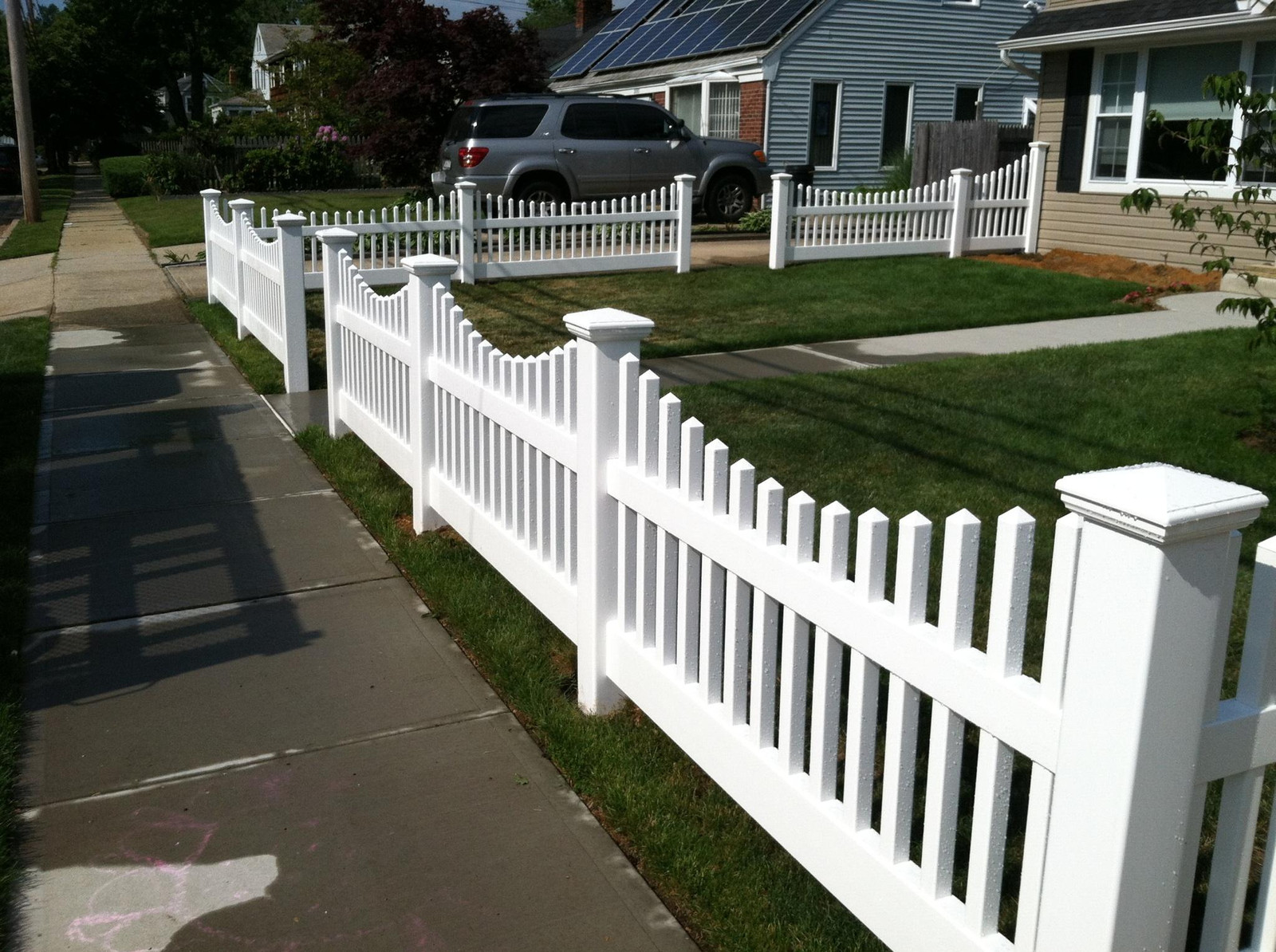 Picket pvc fence