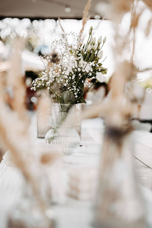 Hochzeitsfotograf Düsseldorf Hochzeitsparty Garten im Boho Stil Tishdeko