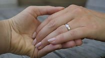 Hand in Hand Eine Hand hilft der anderen