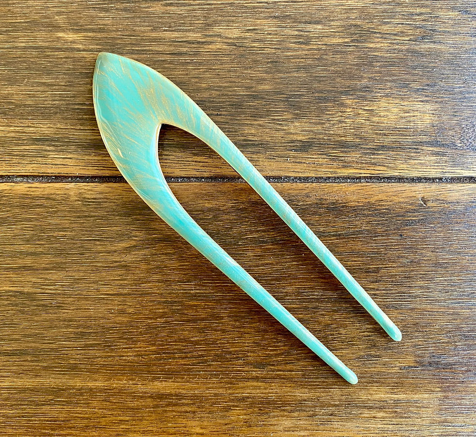 Thumbnail: Modern Art Chignon Strike It Gold