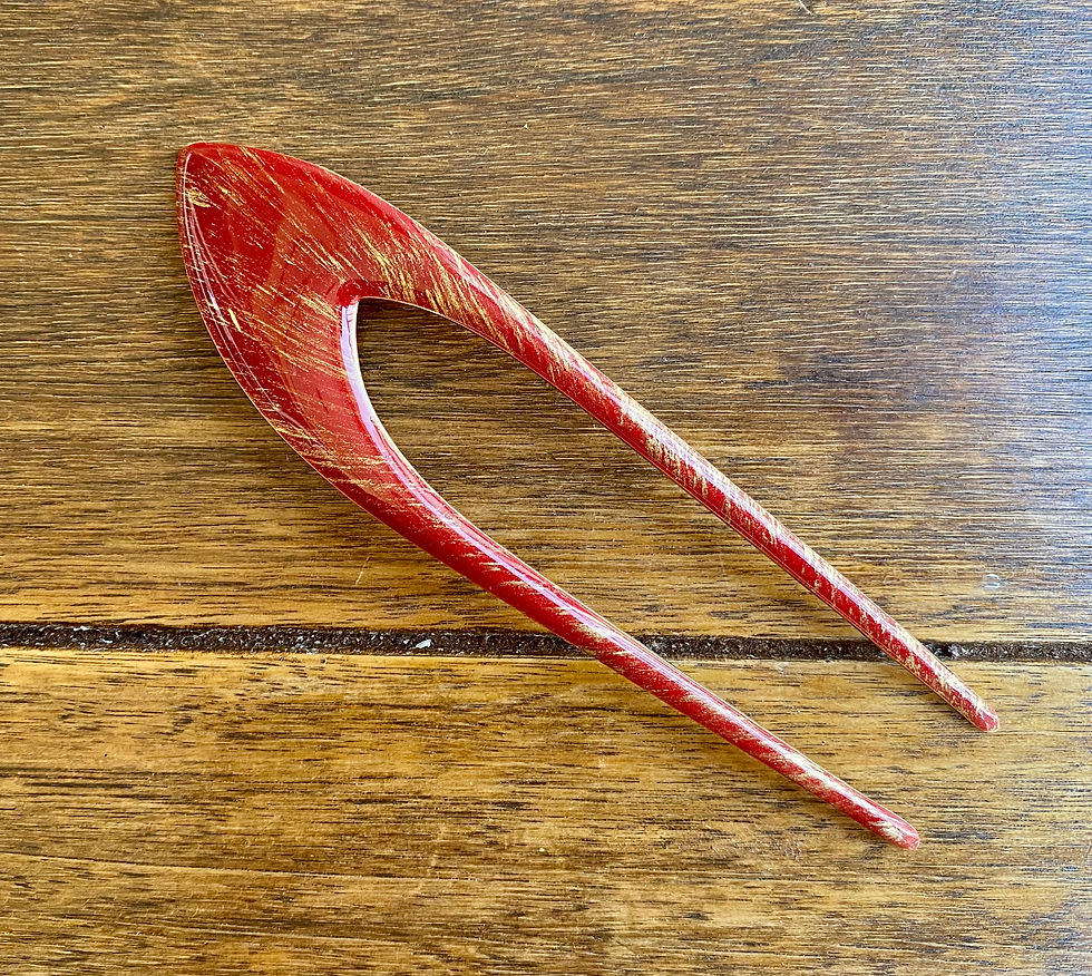 Thumbnail: Modern Art Chignon Strike It Gold