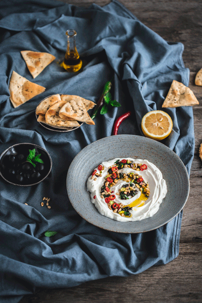 Sir-od-jogurta-sa-začinima- (Labneh)