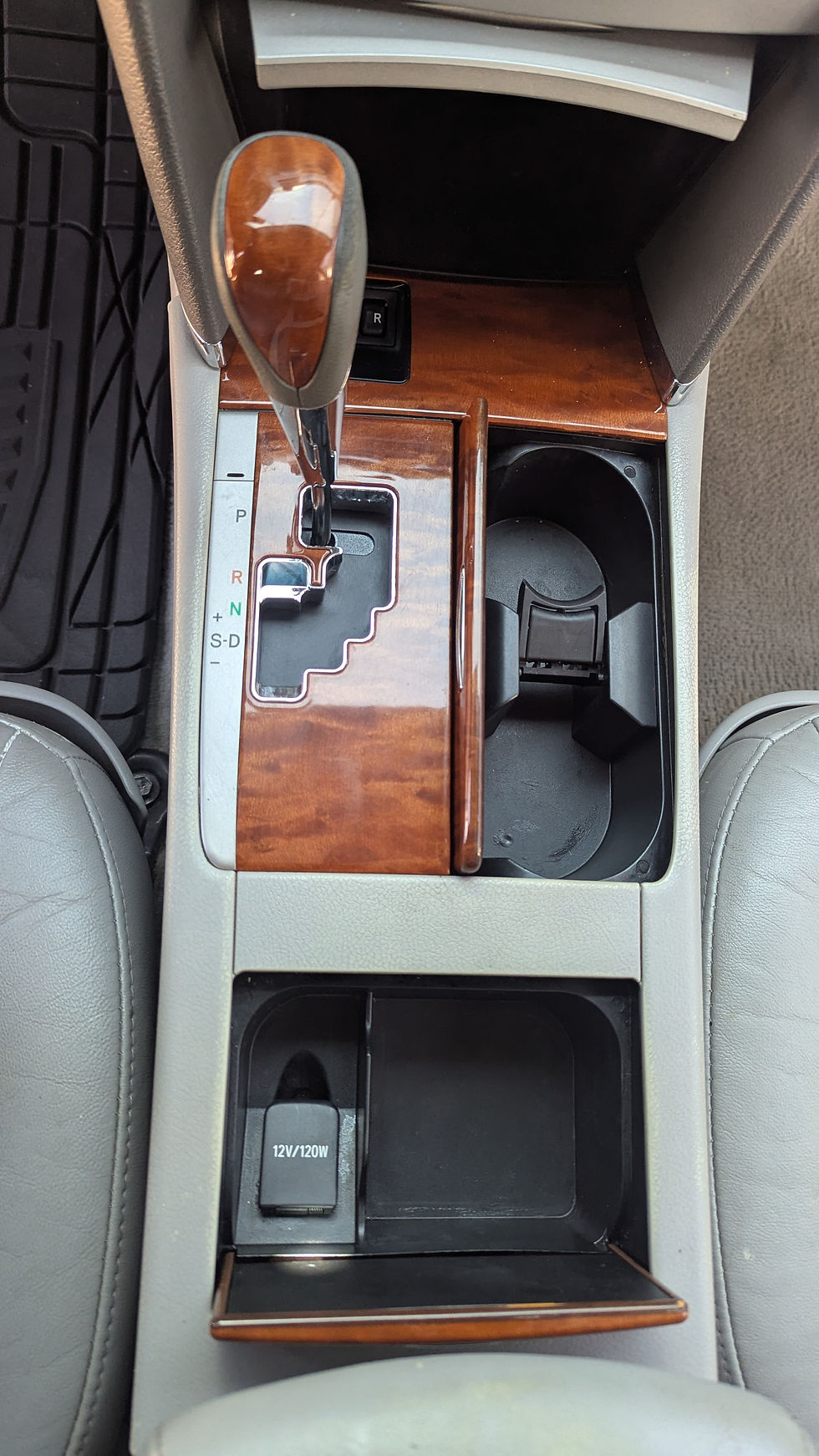 Complete Detail, Interior detail, auto detailing, stick cup holders, detailing near me, mobile detai