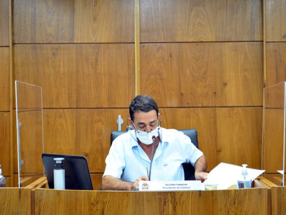 Em discurso, Ailton presta homenagem às mulheres e destaca participação da bancada feminina