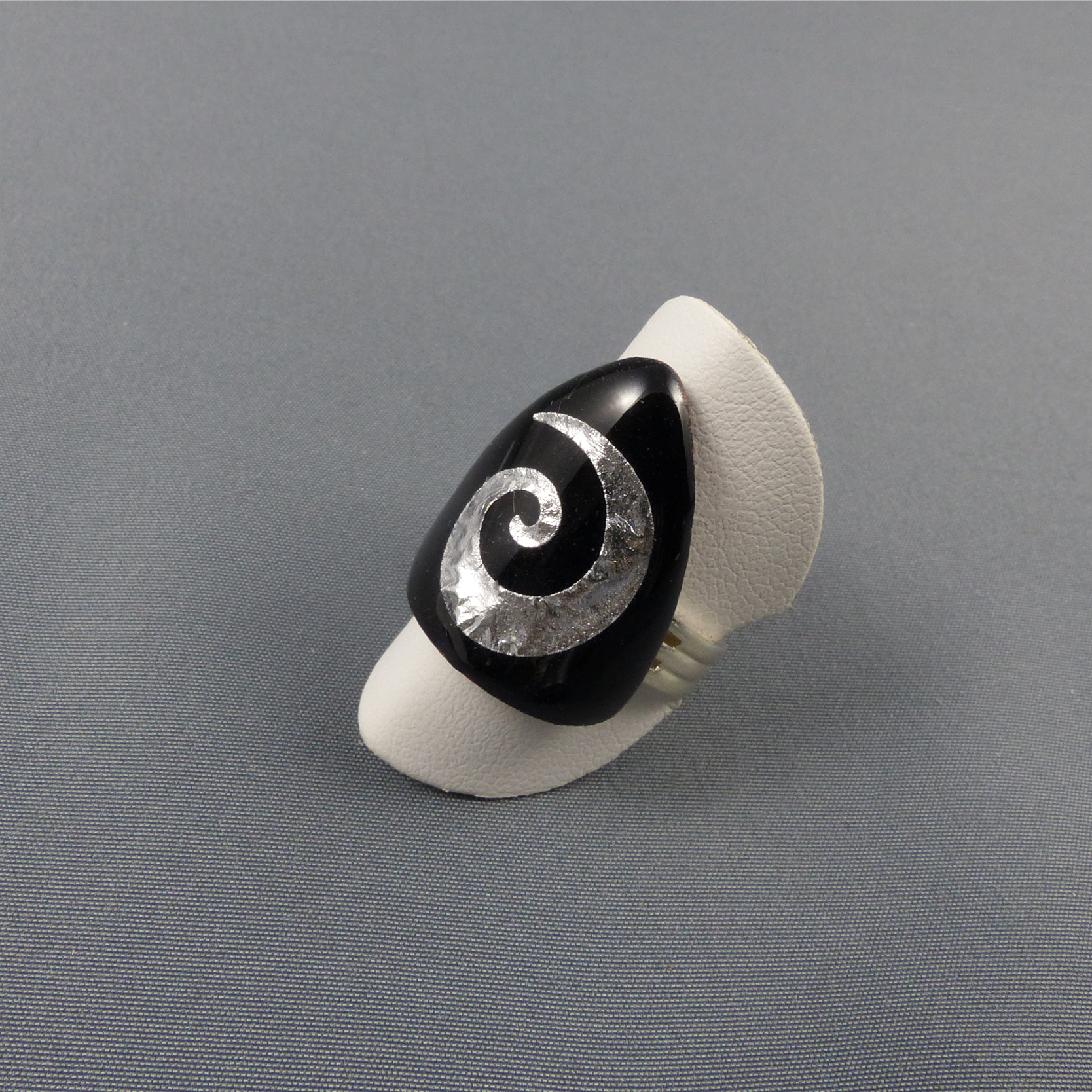 bague duneta galbée noir ARABESQUES