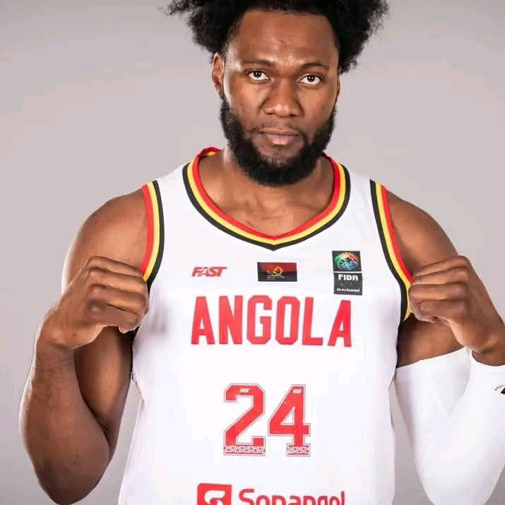 “BRUNO FERNANDES SAI EM DEFESA DE FREDY E CRITICA SILÊNCIO IMPOSTO NA SELECÇÃO NACIONAL”