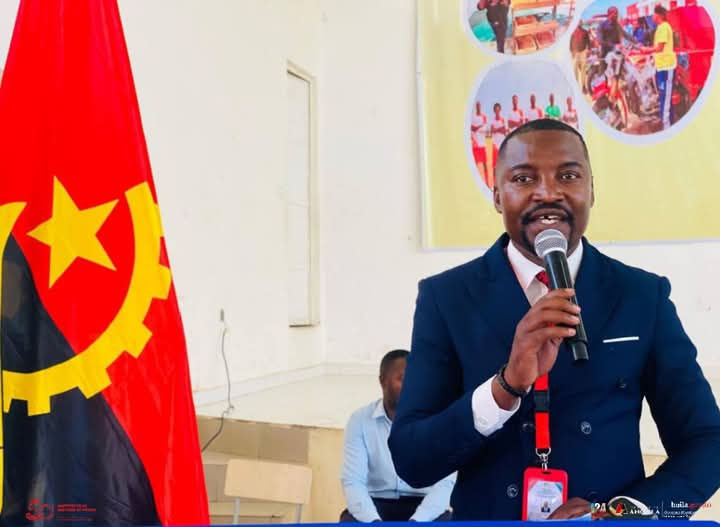 PROFESSORES DE QUIPUNGO INCENTIVADOS A REFORÇAR A EDUCAÇÃO EMPREENDEDORA NA ERA DA INOVAÇÃO