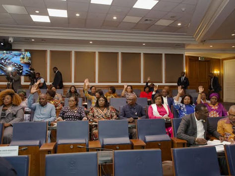 “ANGOLA MODERNIZA PASSAPORTE: NOVO DOCUMENTO ELECTRÓNICO REFORÇA SEGURANÇA E VALIDADE”