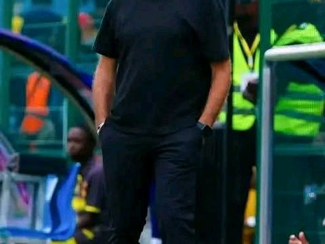 PETRO DE LUANDA ARRECADA 700 MIL EUROS COM TRANSFERÊNCIA DE FRANC ARTIGA