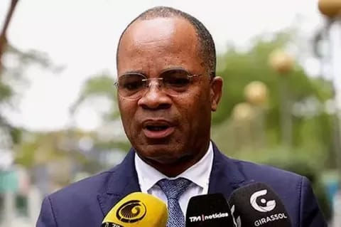 JOÃO PINTO ELEITO NOVO PROVEDOR DE JUSTIÇA DE ANGOLA COM 171 VOTOS
