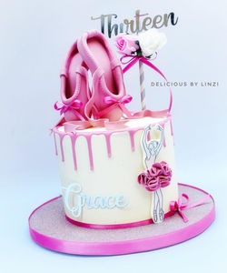 ballet themed drip cake