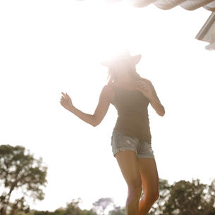 TRANSFORMING MORNINGS WITH GRATITUDE: A JOURNEY TO WELLNESS AND FULFILLMENT