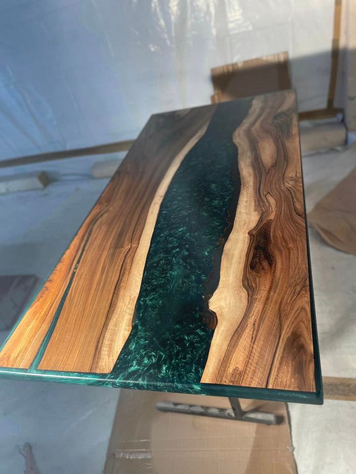 Miniatyrbild: Epoxybord i valnötsträd