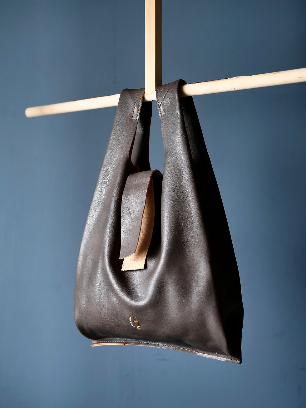 섬네일: Sustainable Leather Bag M