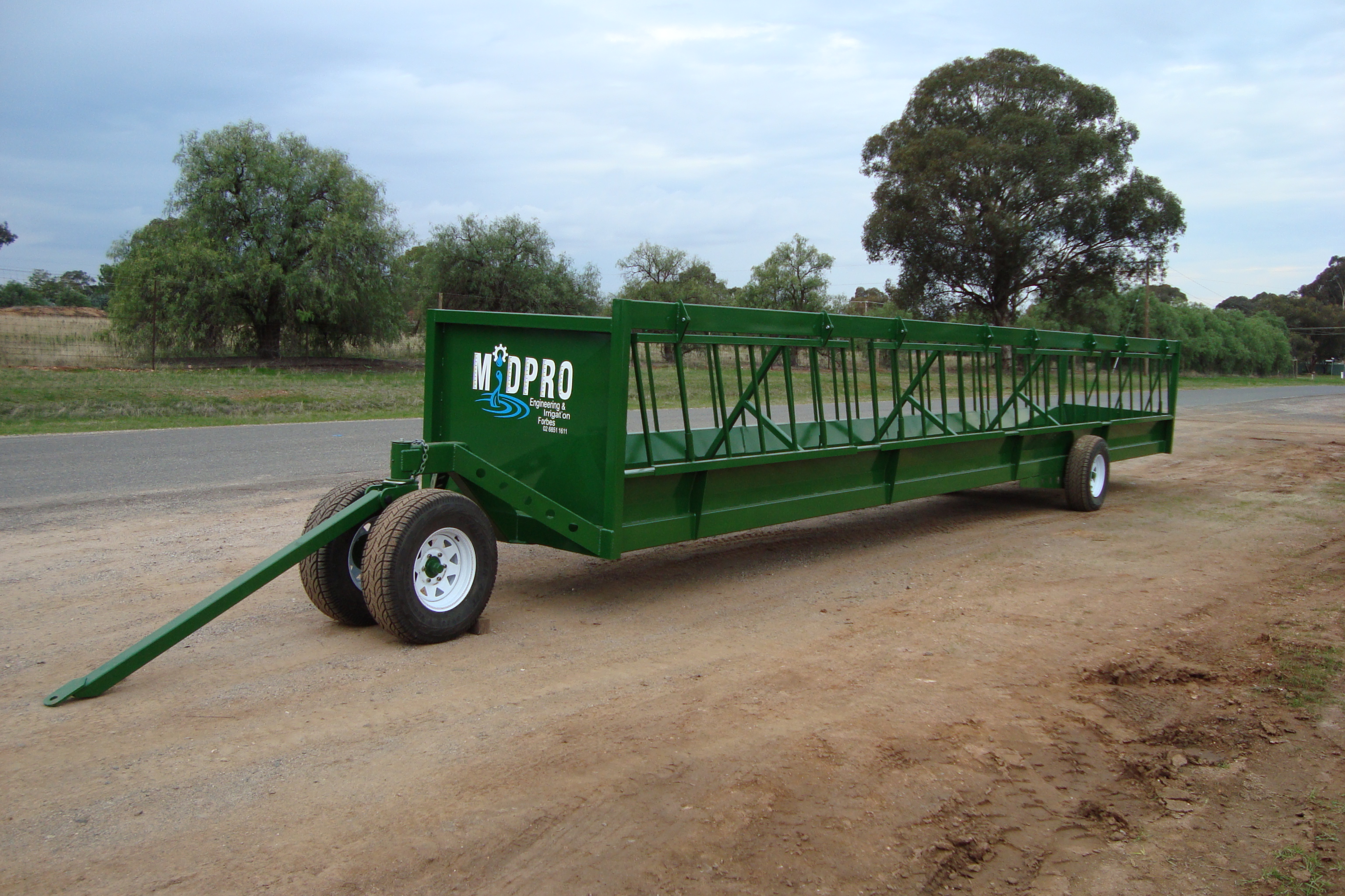 Mobile Cattle Feed Troughs midproengineering2