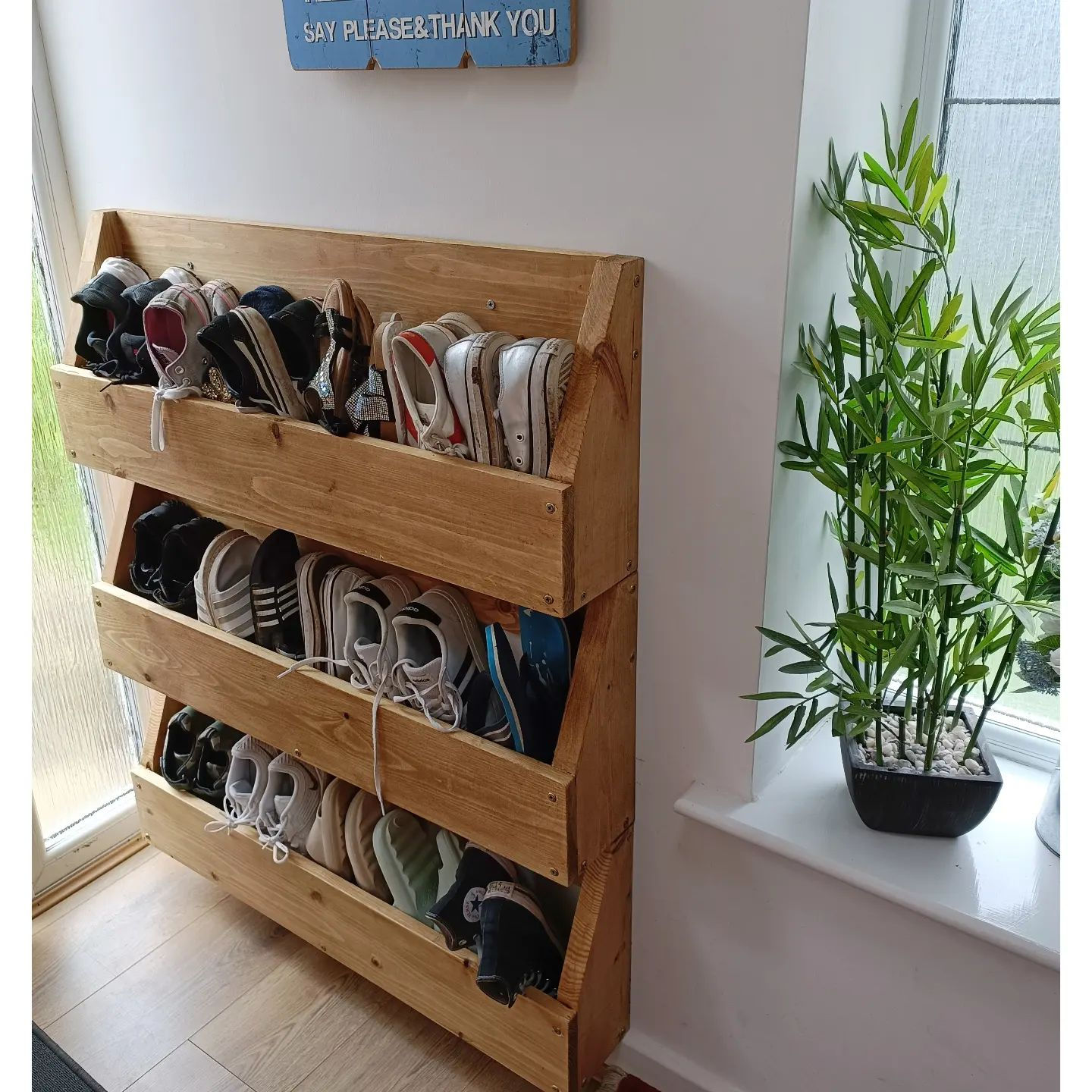 Wall mounted shoe storage