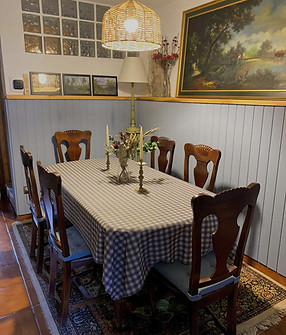 Comedor independiente de Legendarium Casa Rural, Salamón, León