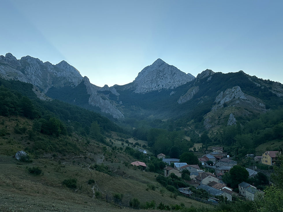 Montañas de la Cordillera Cantábrica vistas desde Crémenes, León