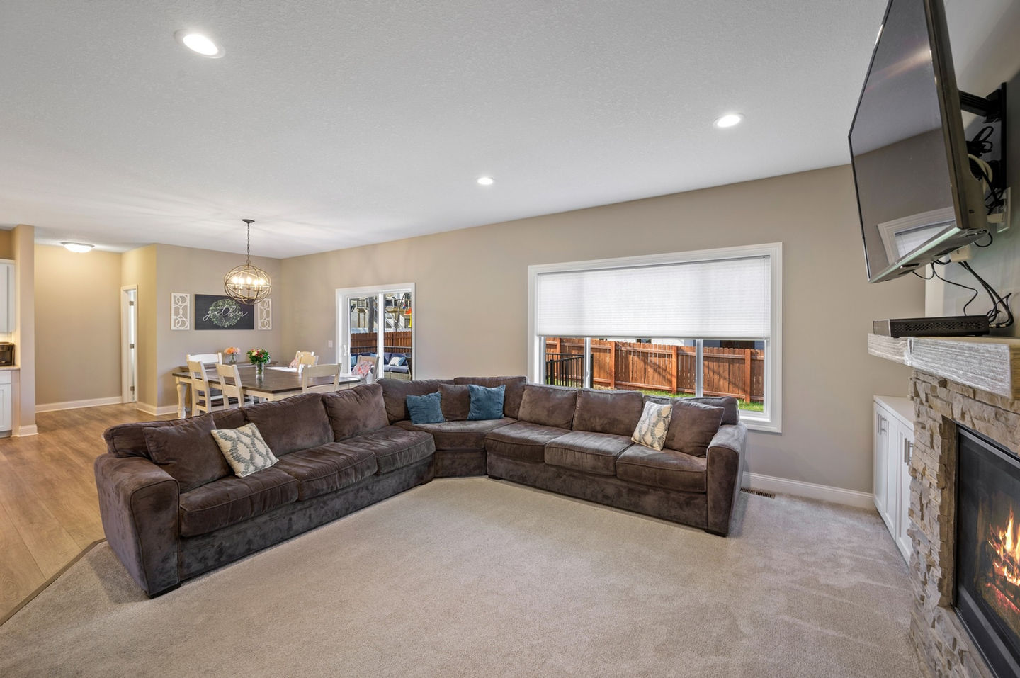 45_91AshSt_2046_DownloadforMLS_2000x1333