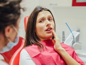 Clareamento dental causa sensibilidade? Entenda as causas e como evitar