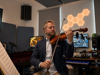 TWilson Studio Violin.png