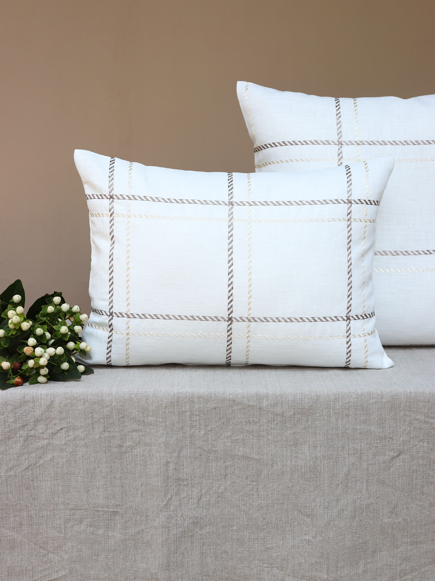 Embroidered Pure Linen Cushion | SCOZZESE Beige