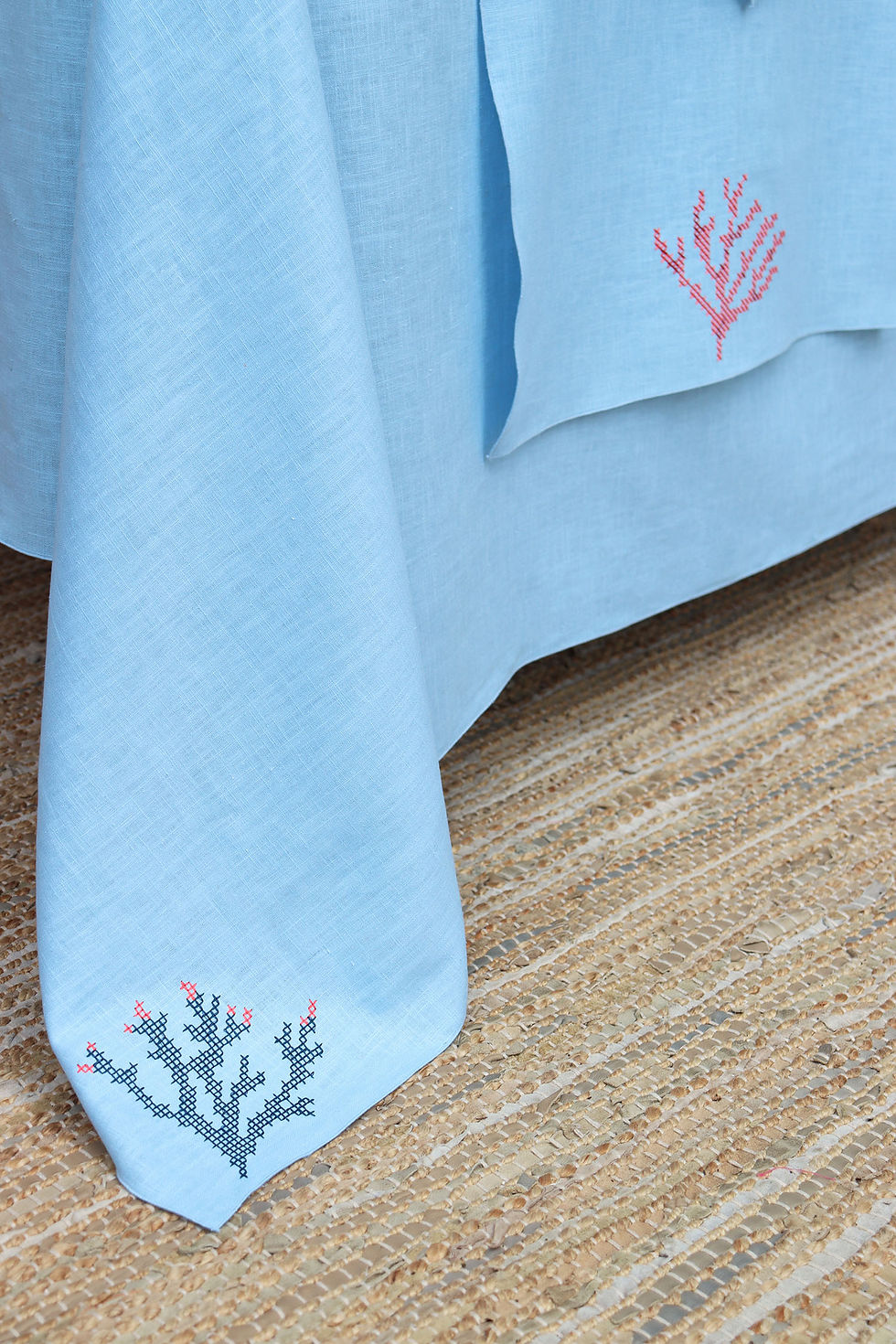 Miniatura: Tovaglia in Lino con Ricami Marini | CORALLINA