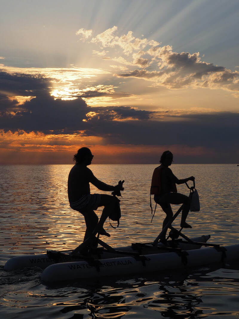 Tour waterbike al tramonto