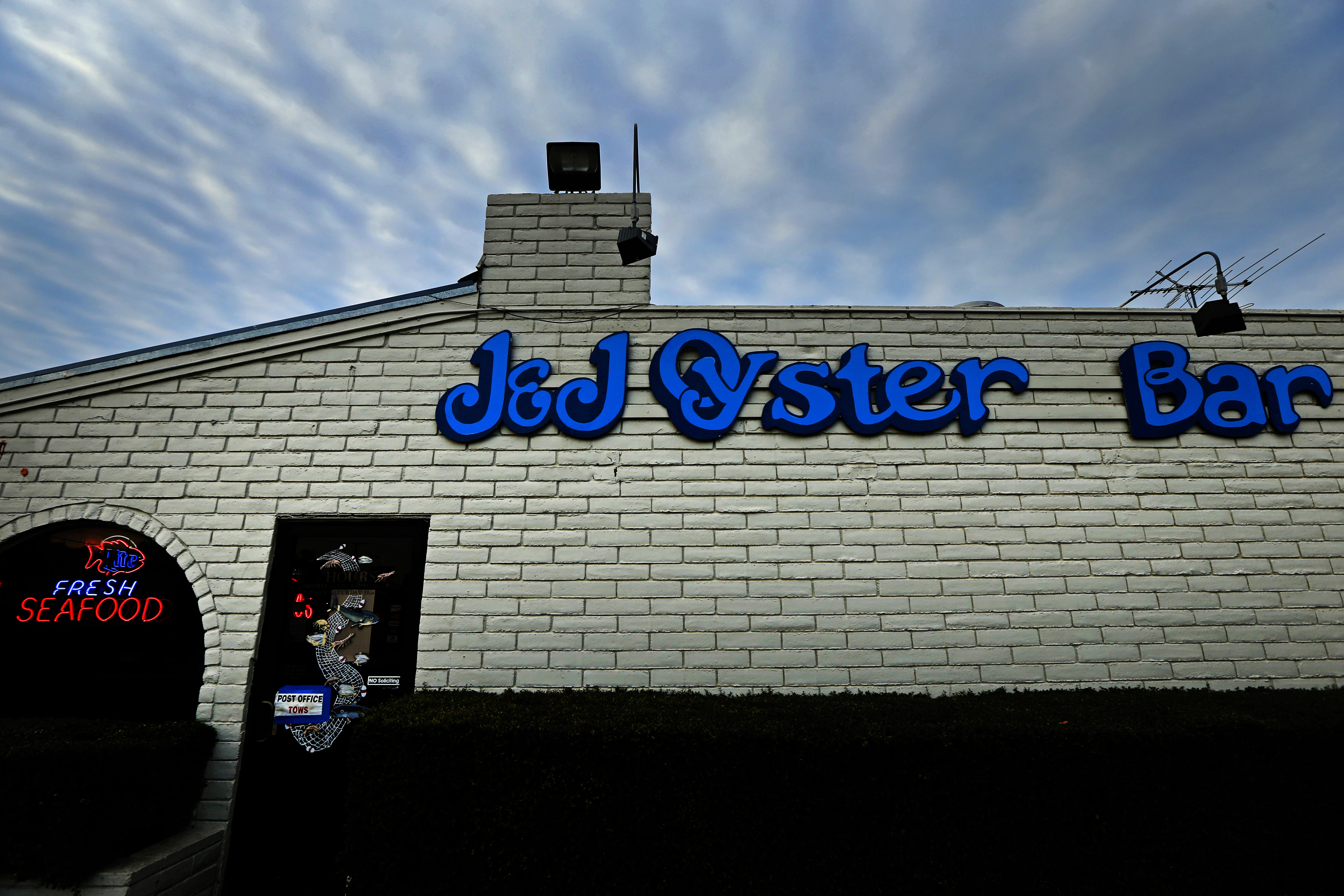 J&J Oyster Bar - Vimarsana News