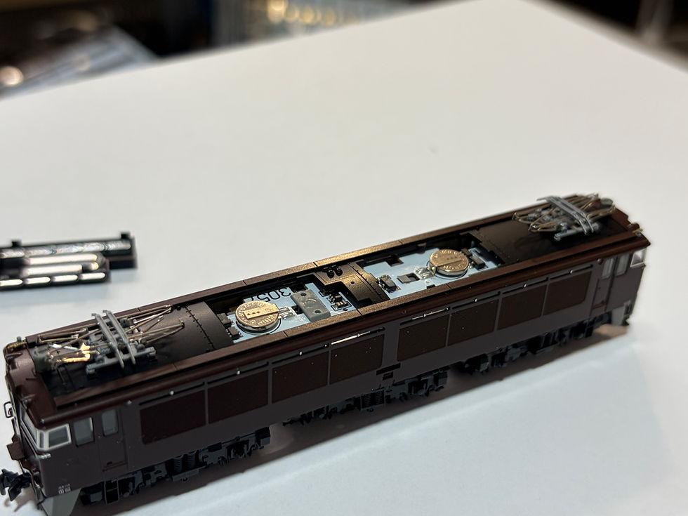 サムネイル： K社EF63用新型ライトユニット