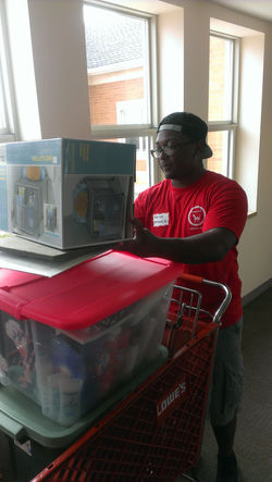 NIU Move-In Day 2014