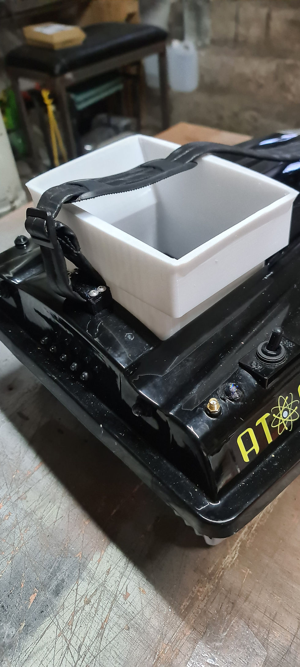 Thumbnail: Atom hopper extension