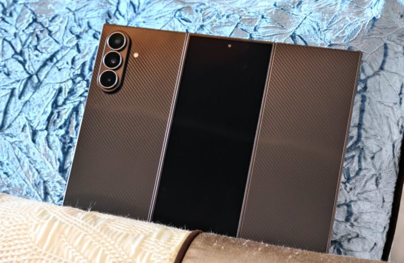 三星三摺疊與捲軸式手機傳聞再起,這場硬體型態的劇變真的能助台廠在精密機構技術上實現完全自主嗎?