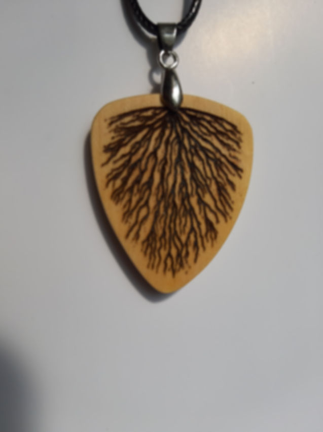 Anhänger mit Lichtenberg Figur