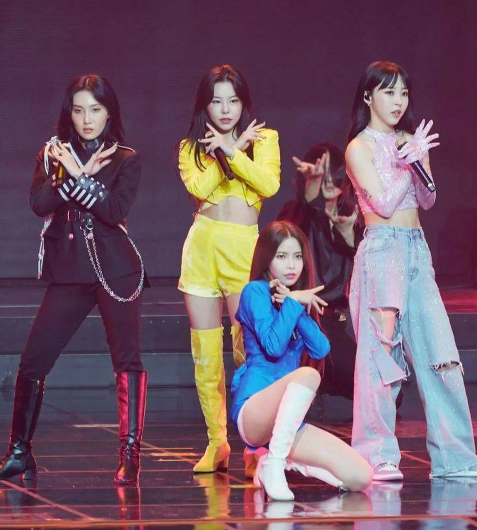 Mamamoo MYCON solo switch up