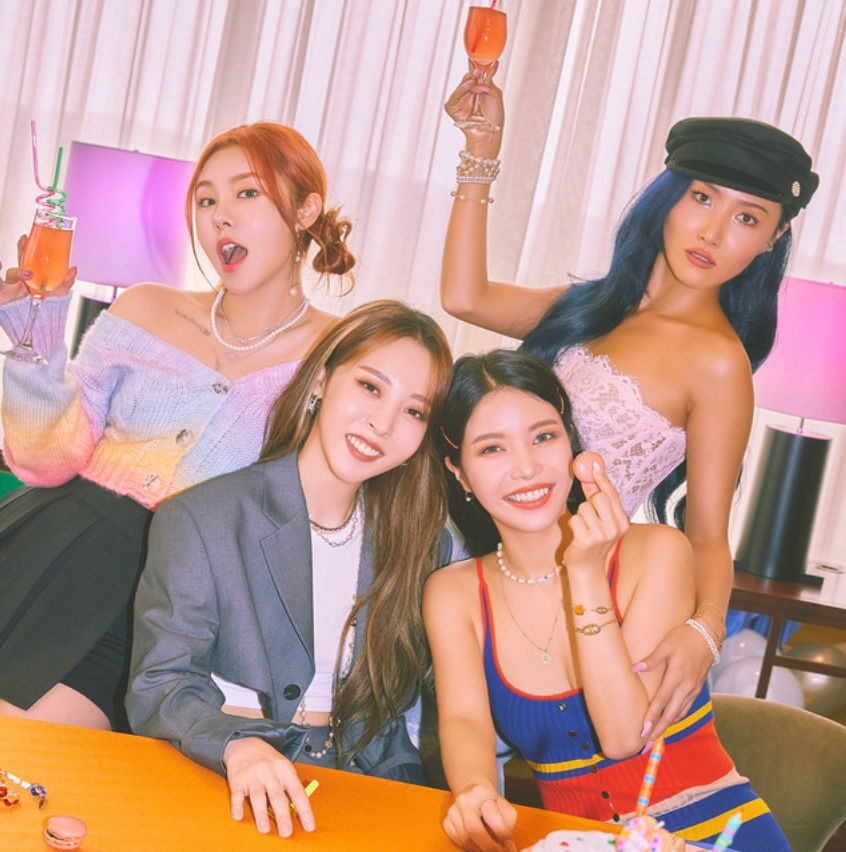 Mamamoo group picture