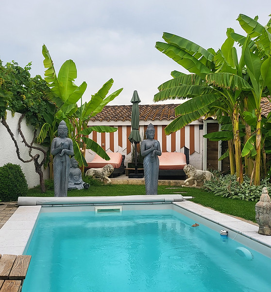 Piscine accès direct du lodge