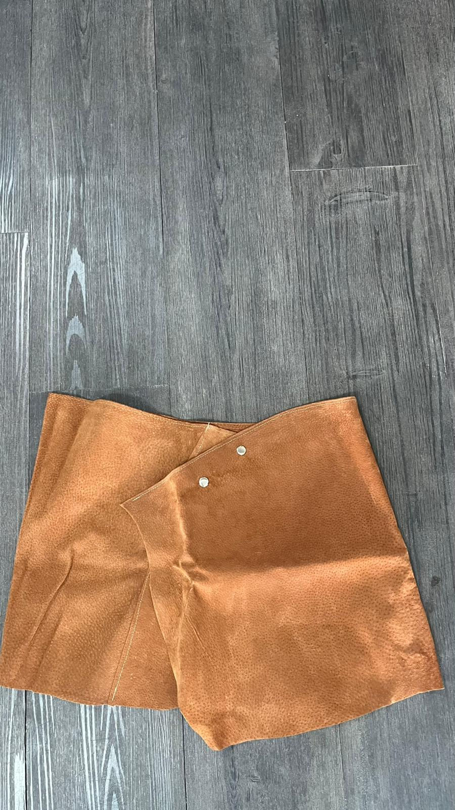 Miniatura: POLLERAS CUERO CRUZADAS