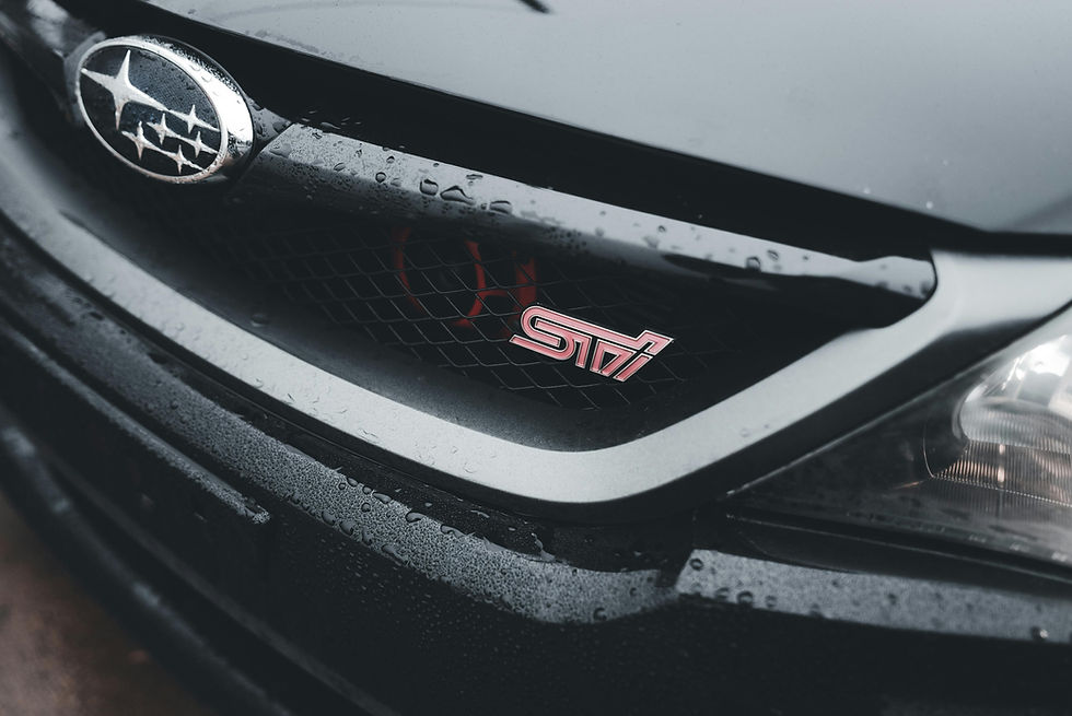 frente de um carro subaru STI