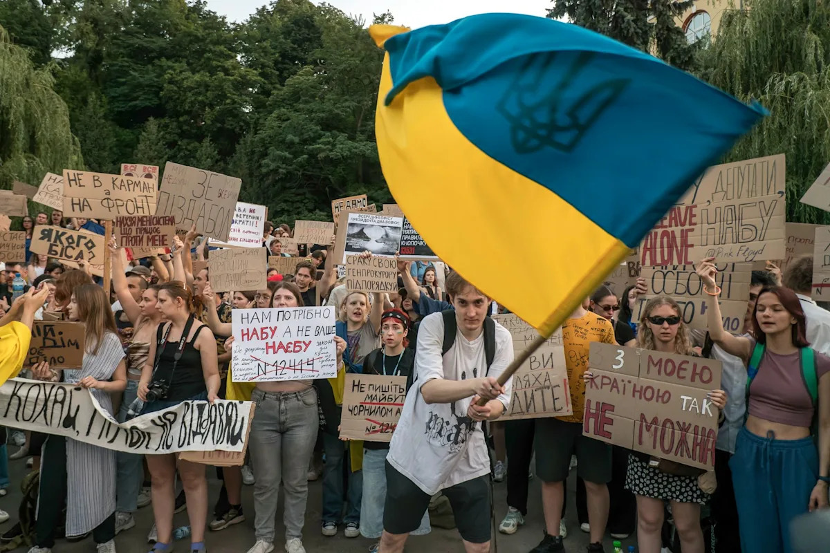 democracy_on_the_brink_ukraines_struggle_against_authoritarianism_